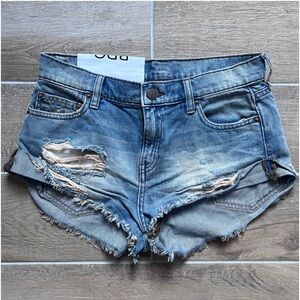 BDG low rise distressed denim shorts size 25w